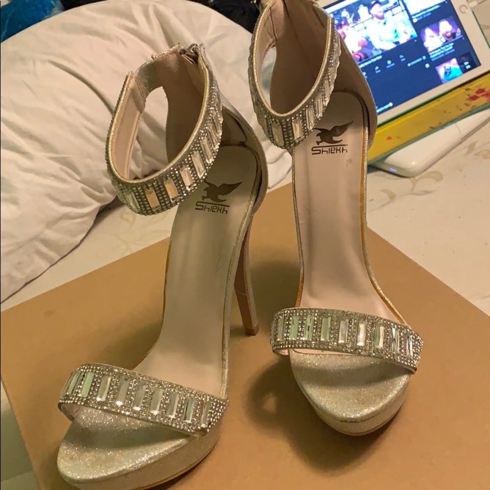Sliver tall prom shoes